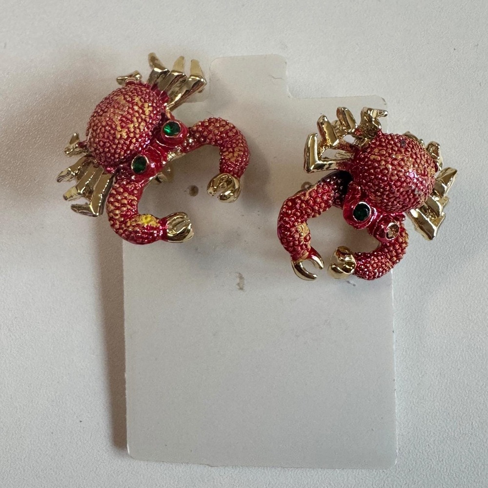 Vintage Red Enamel Crab pair of brooches/pins Gold Tone Nautical Rhinestone Eye - Picture 8 of 9